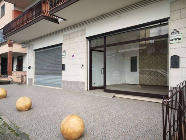 locale commerciale in affitto a Frosinone