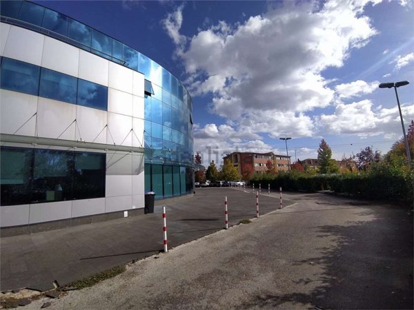 locale commerciale in affitto a Frosinone