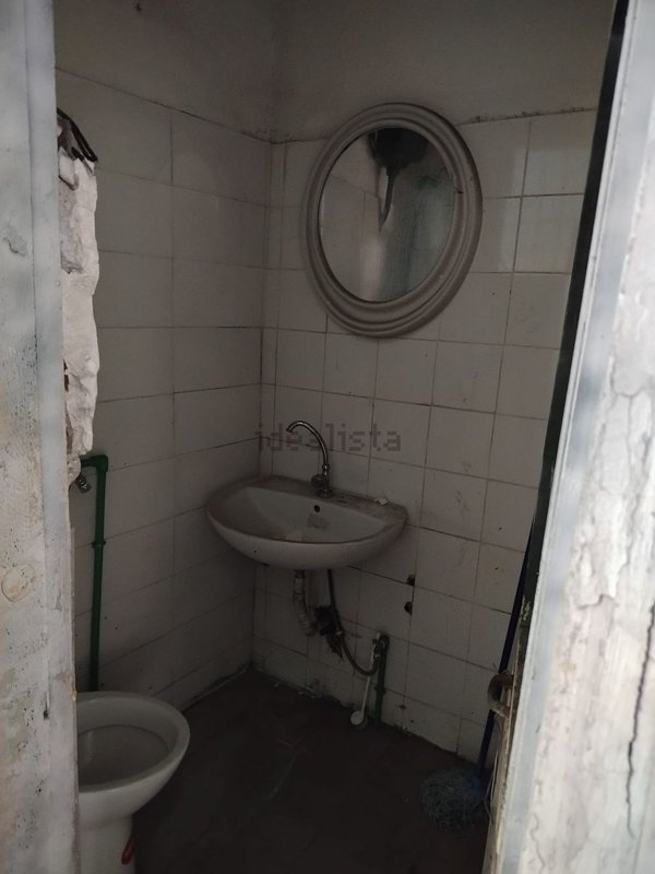 locale commerciale in affitto a Frosinone