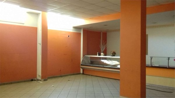locale commerciale in affitto a Frosinone