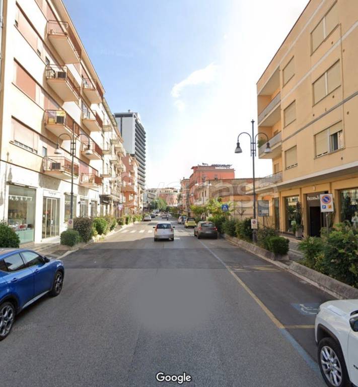 negozio in affitto a Frosinone