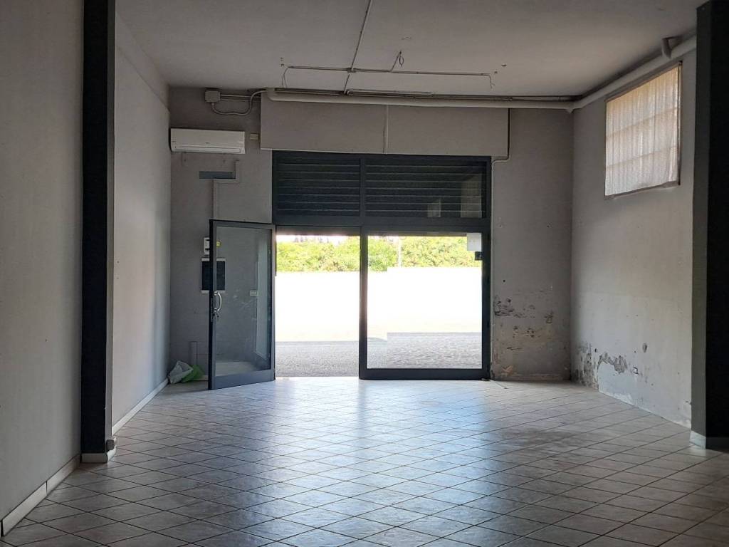 negozio in affitto a Frosinone