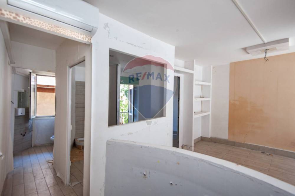 locale commerciale in affitto a Frosinone