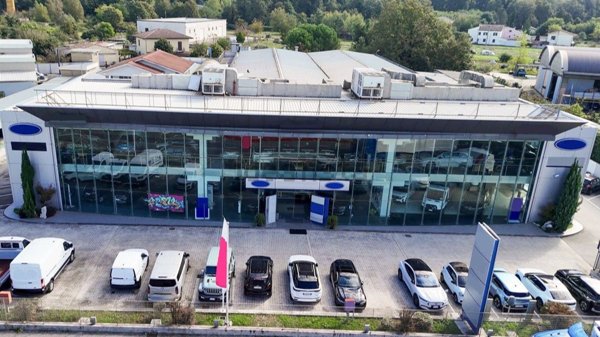 locale commerciale in affitto a Frosinone