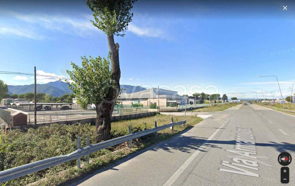 locale commerciale in affitto a Frosinone