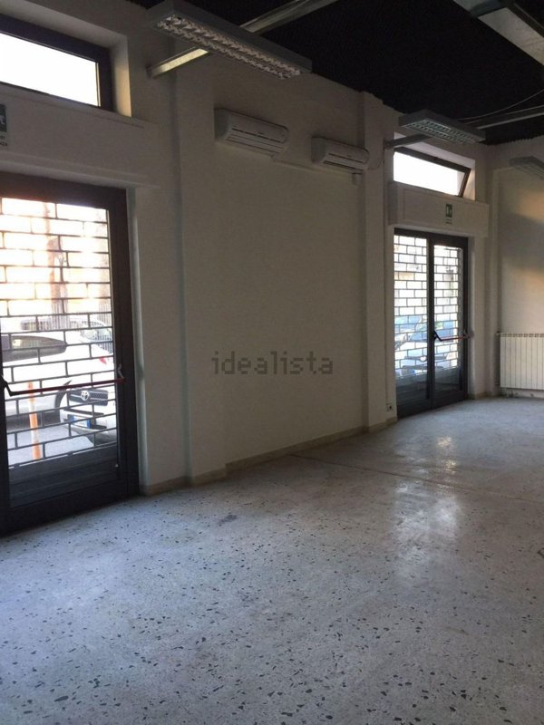 locale commerciale in affitto a Frosinone