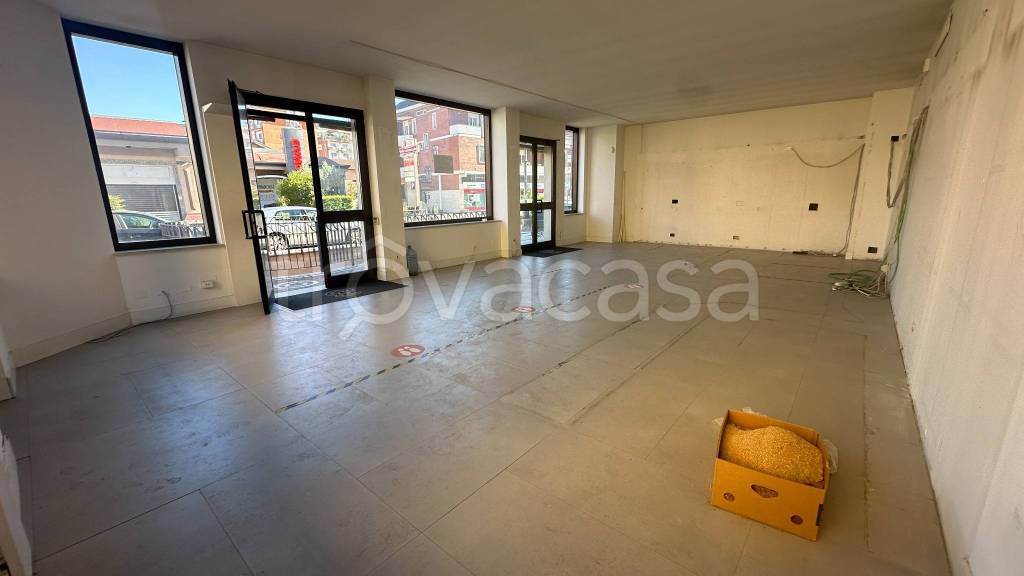 negozio in affitto a Frosinone