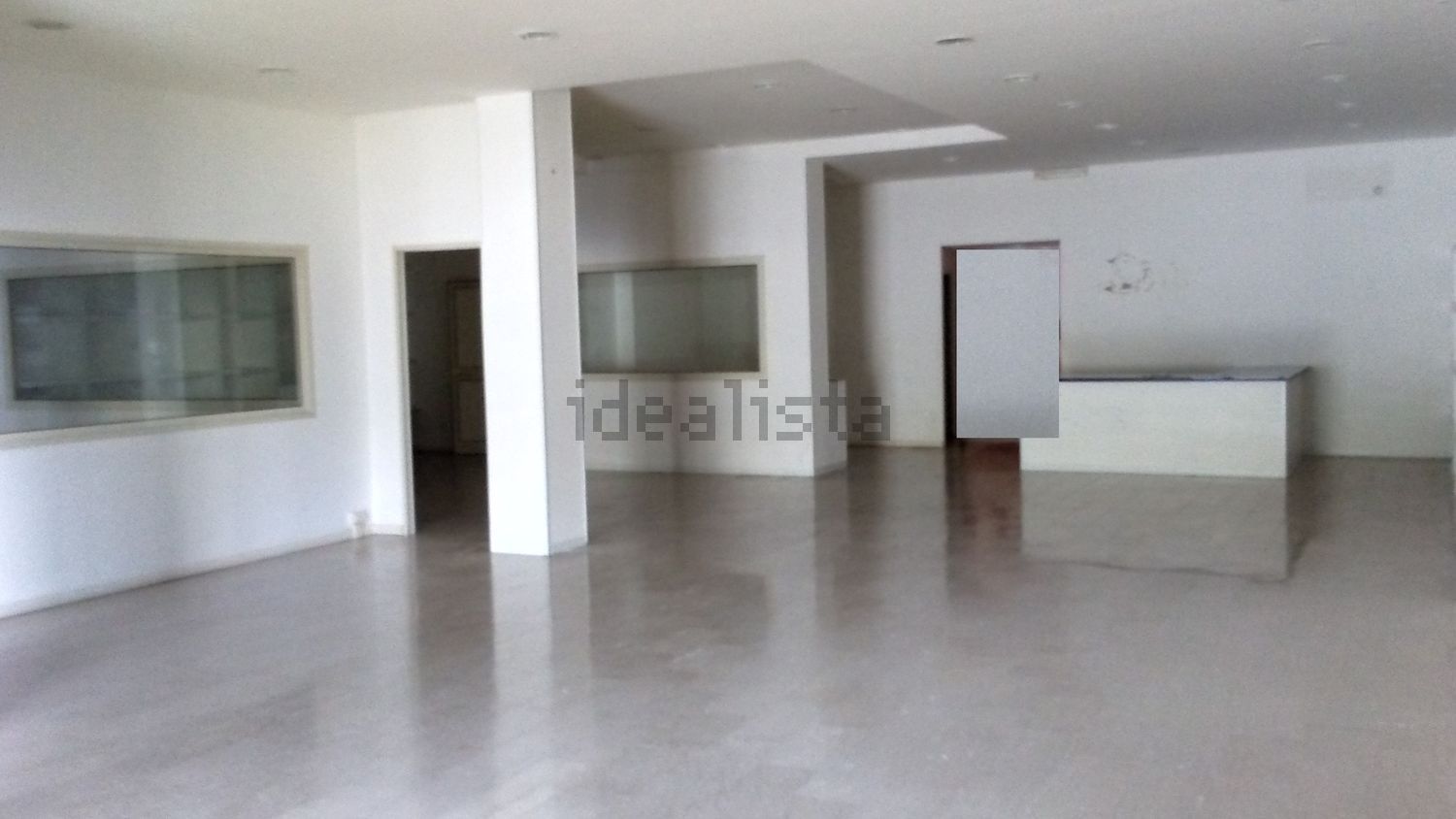 locale commerciale in affitto a Frosinone