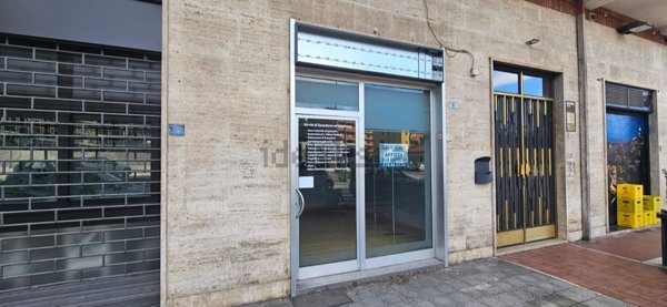 locale commerciale in affitto a Frosinone