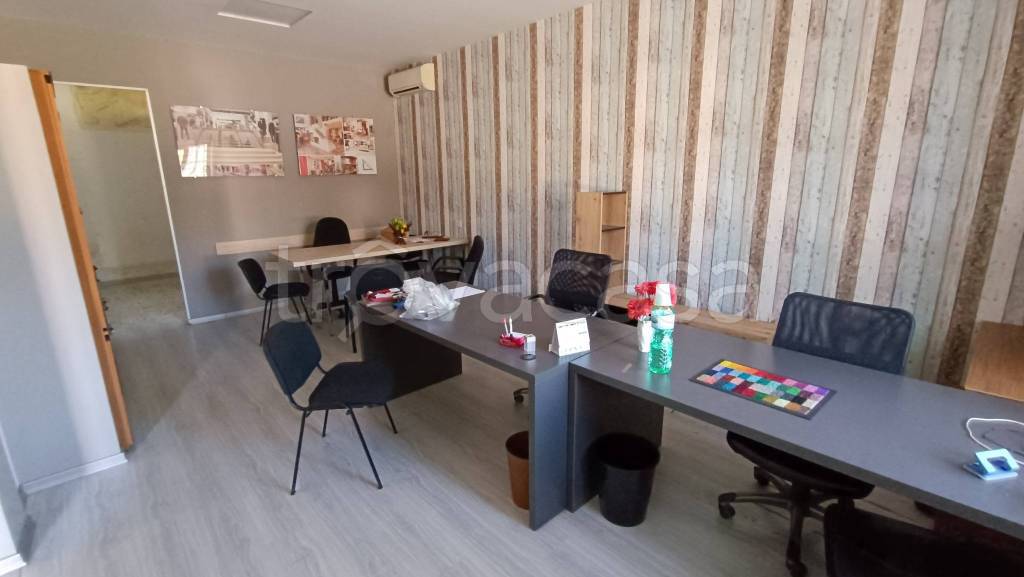 negozio in affitto a Frosinone