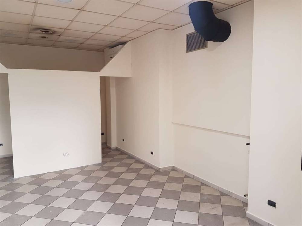 negozio in affitto a Frosinone