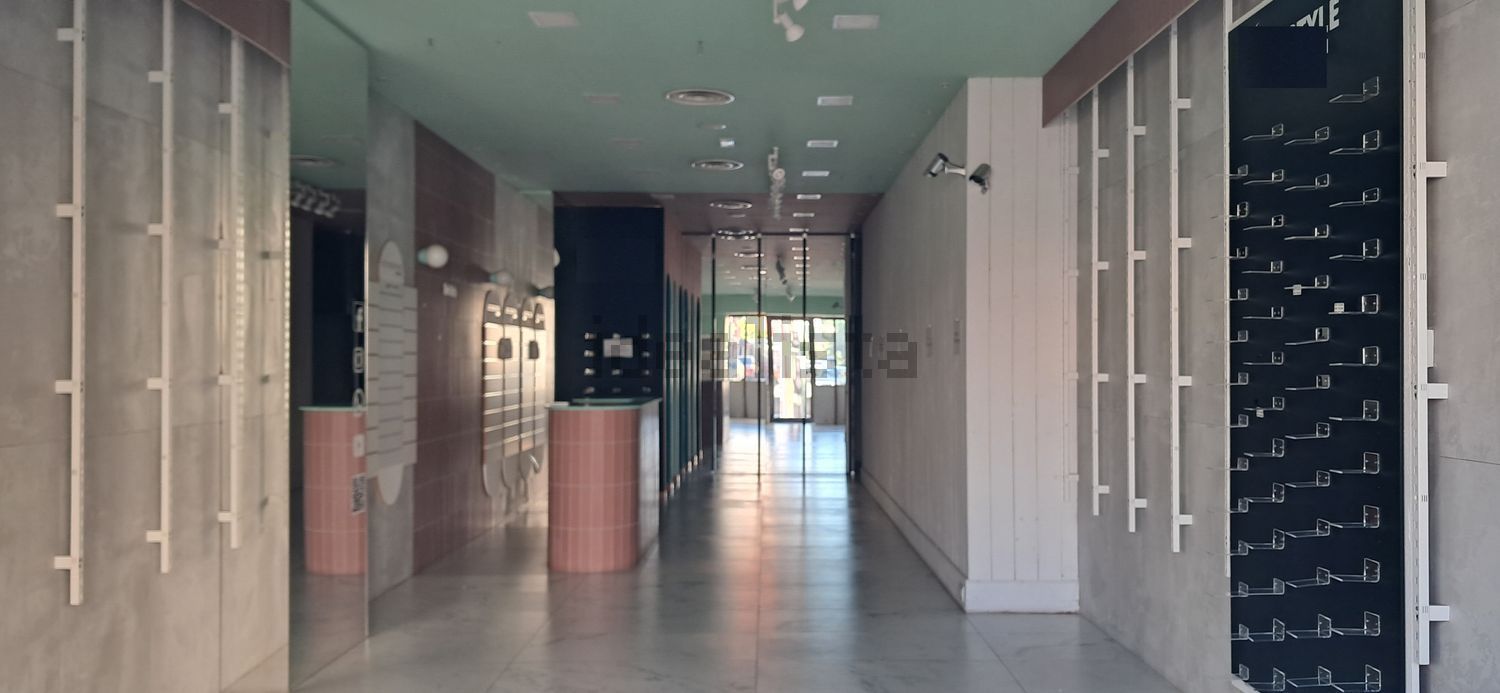 locale commerciale in affitto a Frosinone