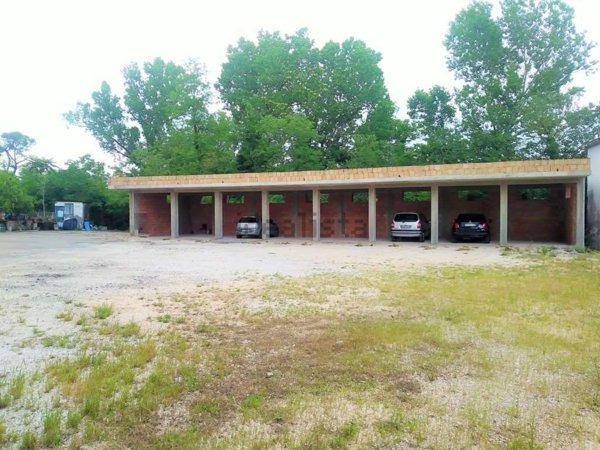 locale commerciale in affitto a Frosinone