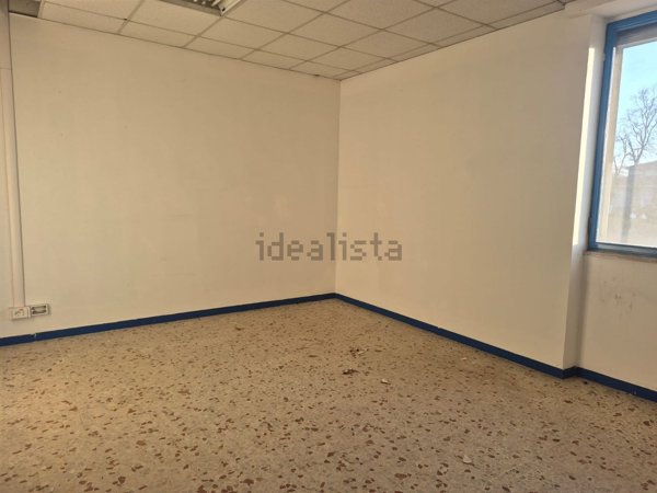 locale commerciale in affitto a Frosinone