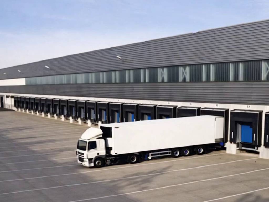 locale commerciale in affitto a Frosinone