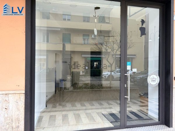locale commerciale in affitto a Frosinone