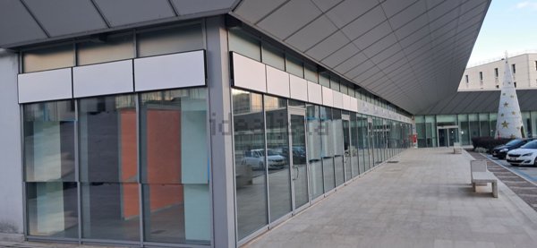 locale commerciale in affitto a Frosinone