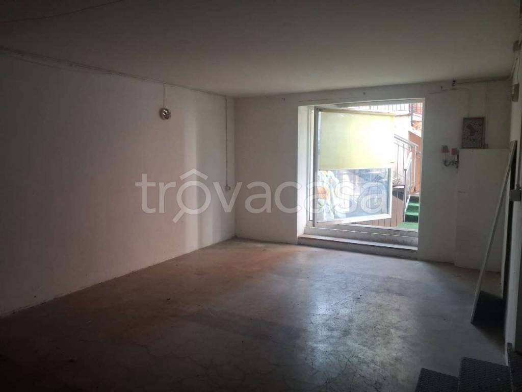 negozio in affitto a Frosinone