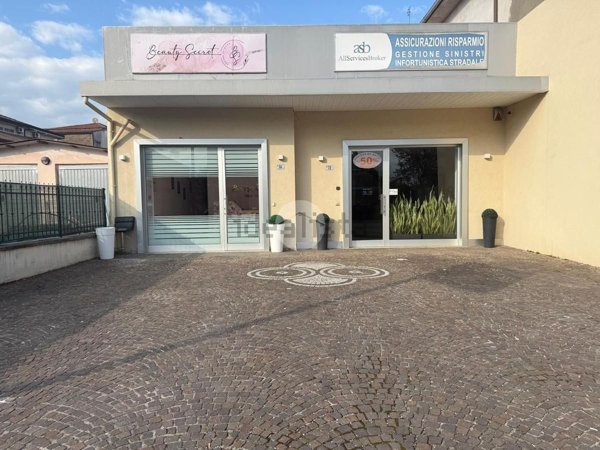 locale commerciale in affitto a Frosinone