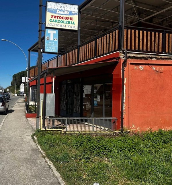 locale commerciale in affitto a Frosinone