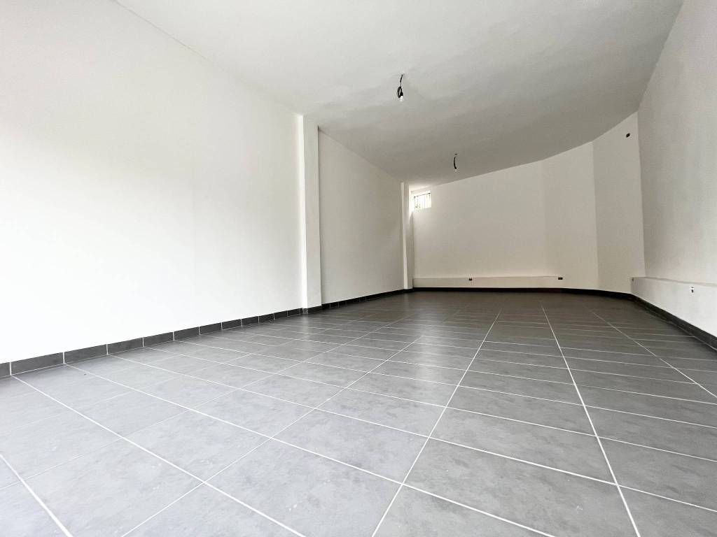 negozio in affitto a Frosinone