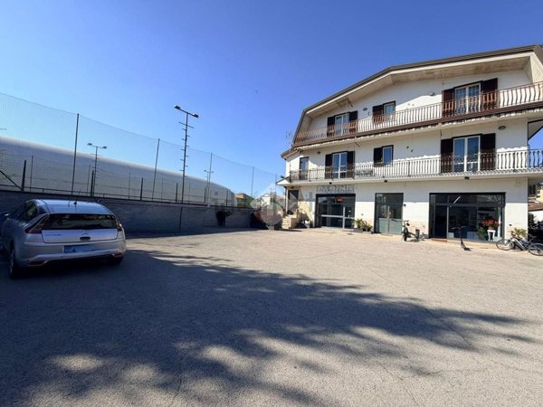 locale commerciale in affitto a Frosinone