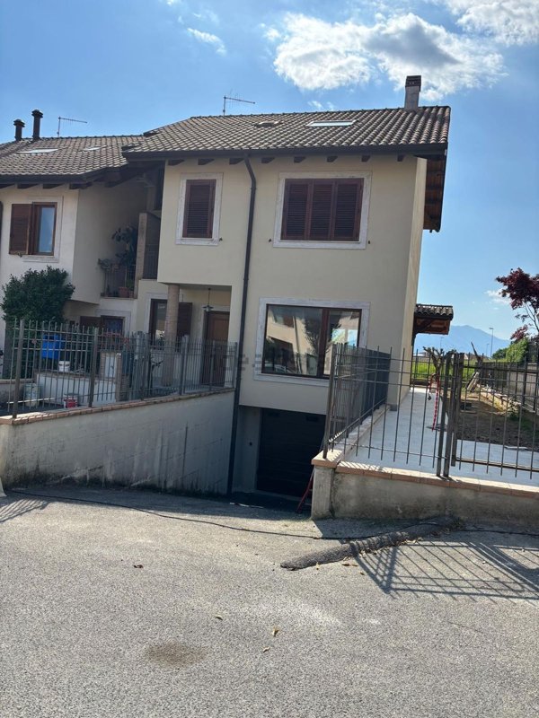 casa indipendente in affitto a Frosinone