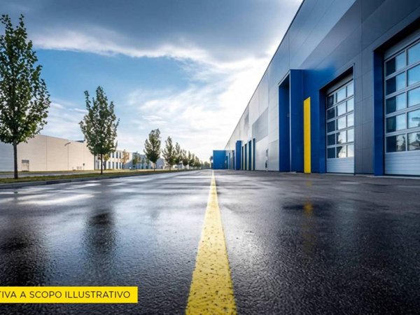 locale commerciale in affitto a Frosinone