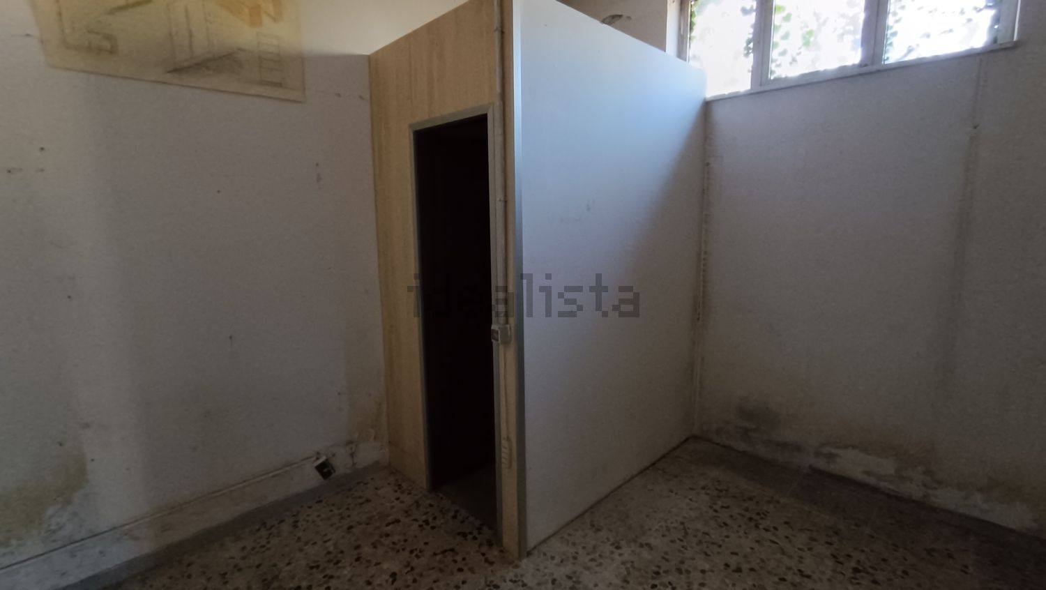 locale commerciale in affitto a Frosinone