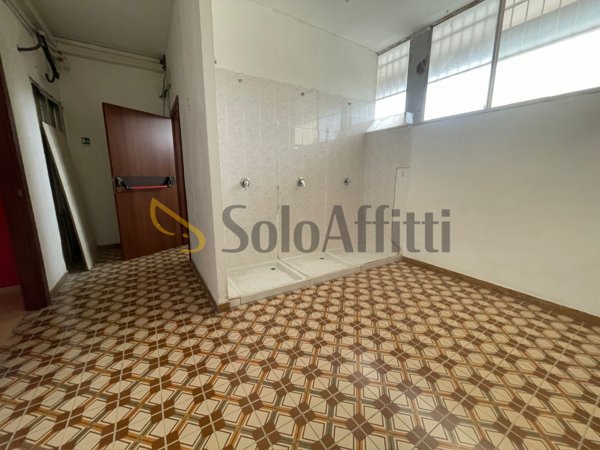 locale commerciale in affitto a Frosinone