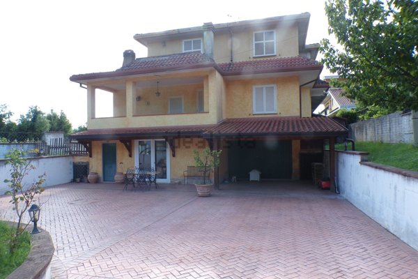 casa indipendente in affitto a Frosinone