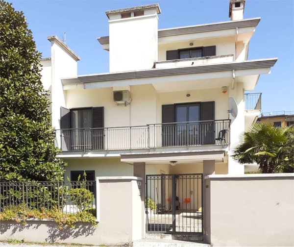 casa indipendente in affitto a Frosinone