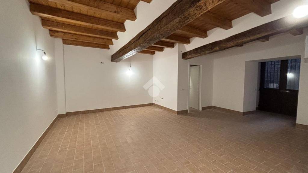 negozio in affitto ad Isola del Liri