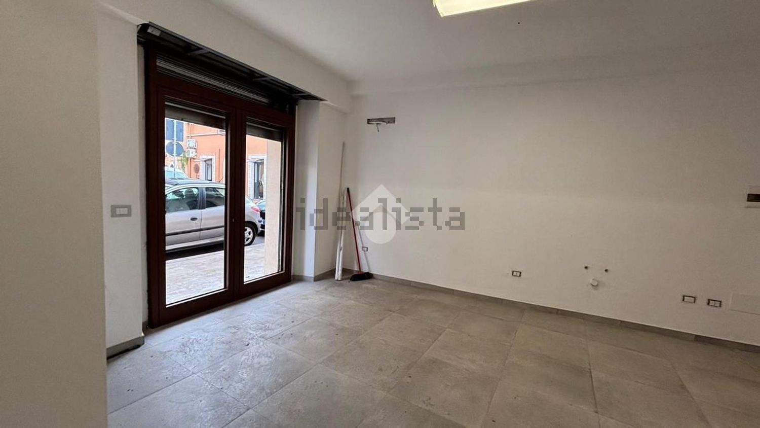 locale commerciale in affitto ad Isola del Liri