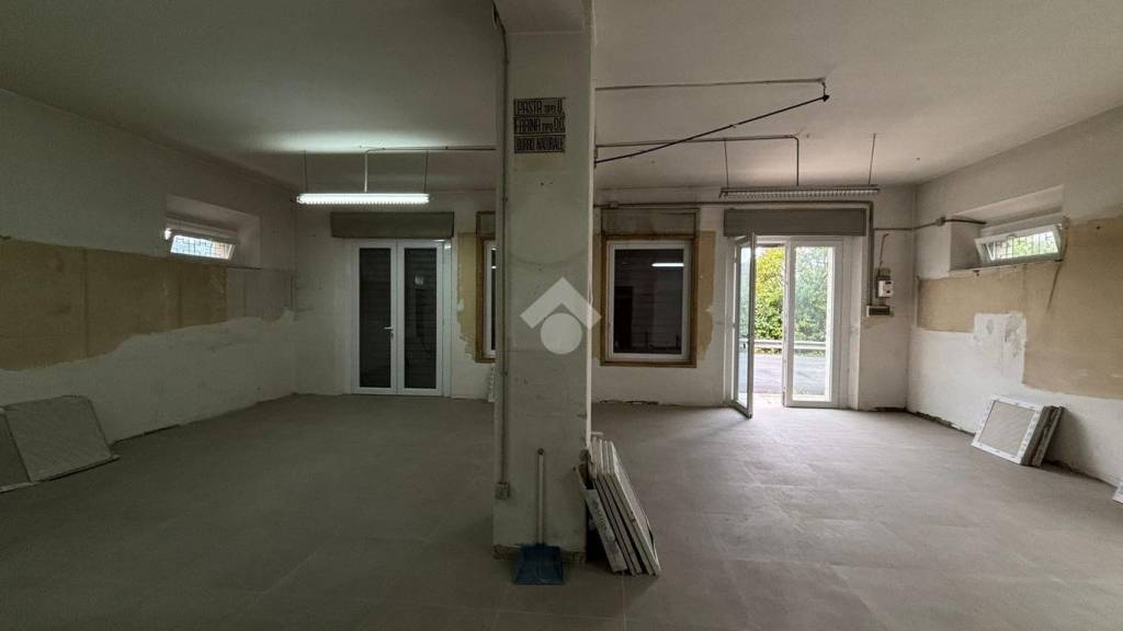 ufficio in affitto ad Isola del Liri in zona Carnello