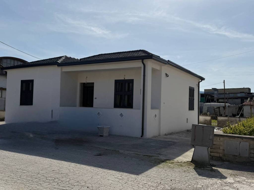 casa indipendente in affitto ad Isola del Liri