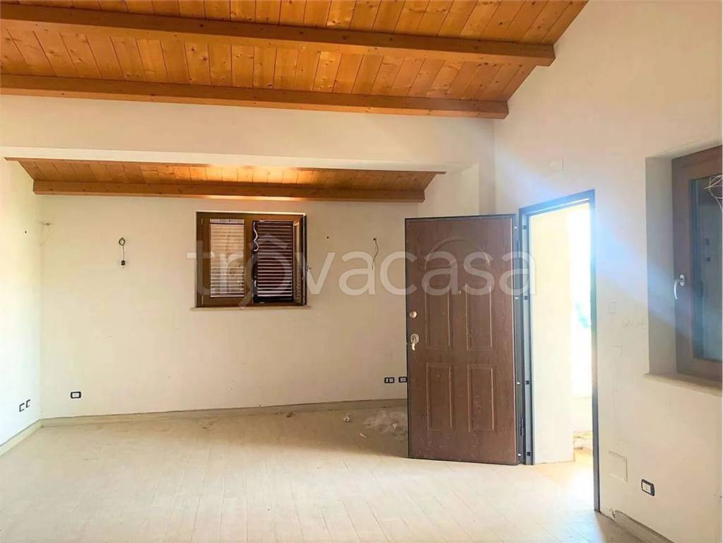 ufficio in affitto a Monte San Giovanni Campano in zona La Lucca