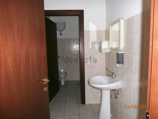 locale commerciale in affitto a Monte San Giovanni Campano in zona Chiaiamari