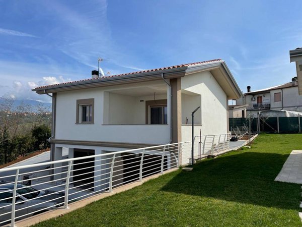 casa indipendente in affitto a Paliano