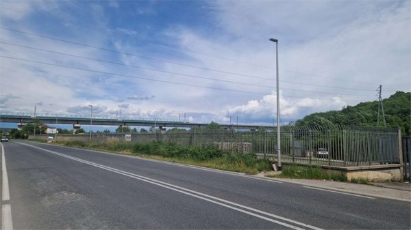 locale commerciale in affitto a Patrica