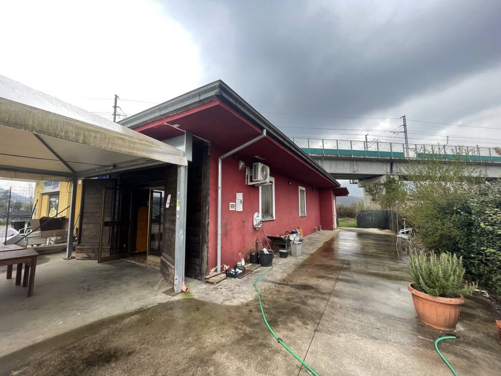 locale commerciale in affitto a Patrica