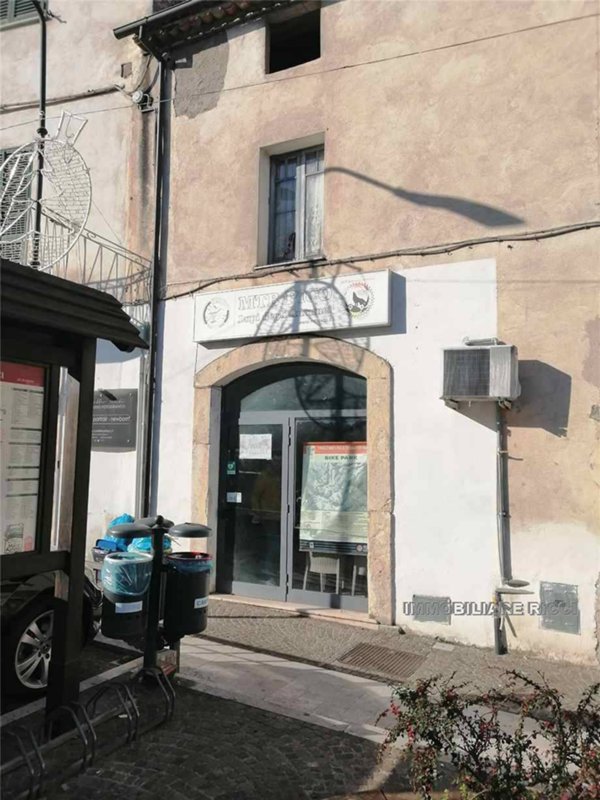 locale commerciale in affitto a Pico