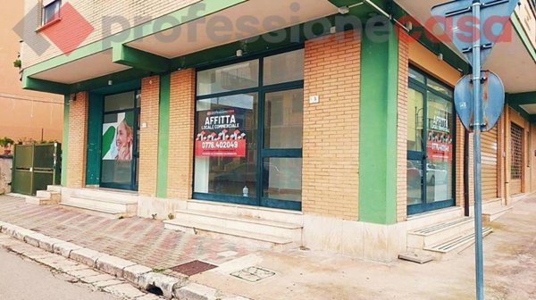 negozio in affitto a Piedimonte San Germano