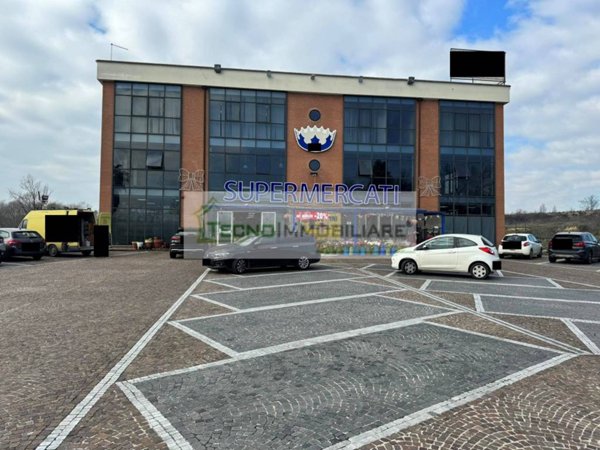 negozio in affitto a Pignataro Interamna