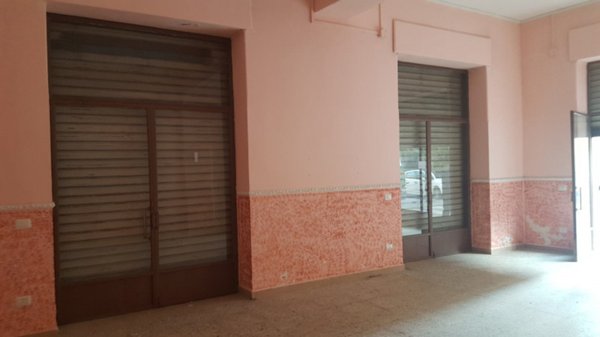 locale commerciale in affitto a Sora