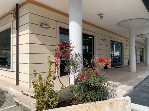 locale commerciale in affitto a Sora