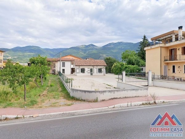 locale commerciale in affitto a Sora