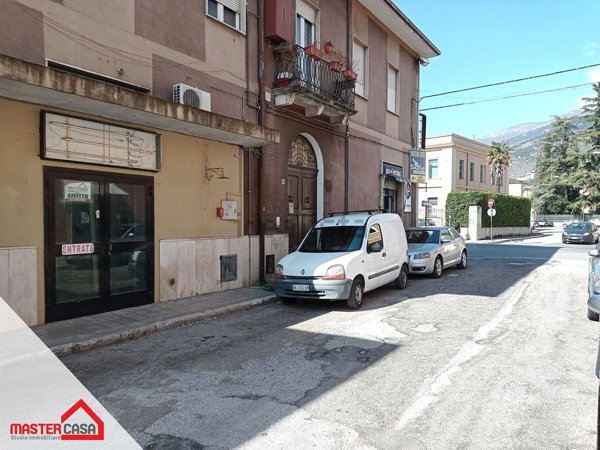 locale commerciale in affitto a Sora