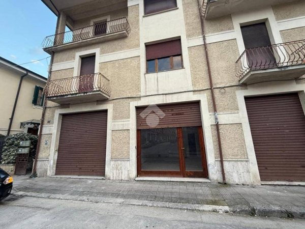 locale commerciale in affitto a Sora