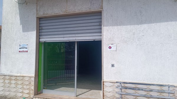 locale commerciale in affitto a Sora